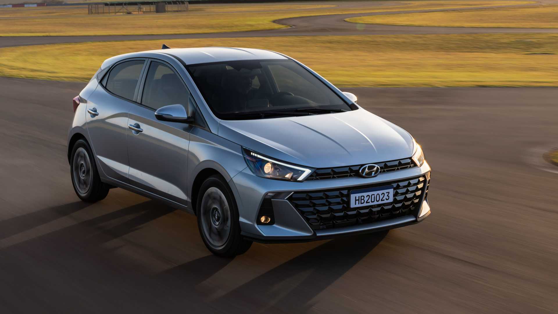 Novo Hyundai HB20 2023 surge mais bonito e mais equipado, veja preço